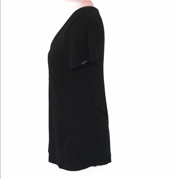 V-Neck Pocket Tee Shirt - Black Size S & M - Picture 4 of 7